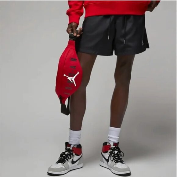 NWT Jordan Air Jordan Crossbody Belt Bag - Picture 2 of 13